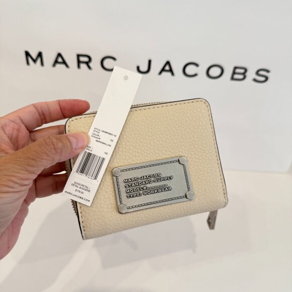 Marc Jacobs 4R5SMP088S01 The Plaza Bifold Wallet ‼️choose 1 color‼️ - Picture 2 of 16